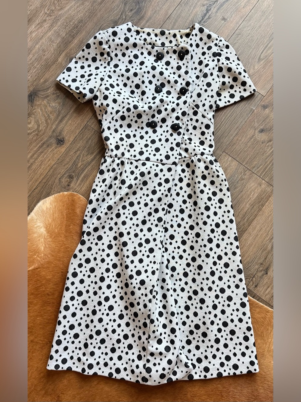 Halloween Vintage Outfit Polka Dot Short-Sleeve Midi Dress - Black on Cream